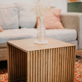 Do. Wel fluted coffee table
