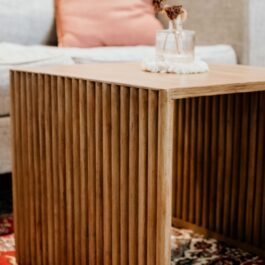 Do. Wel fluted coffee table