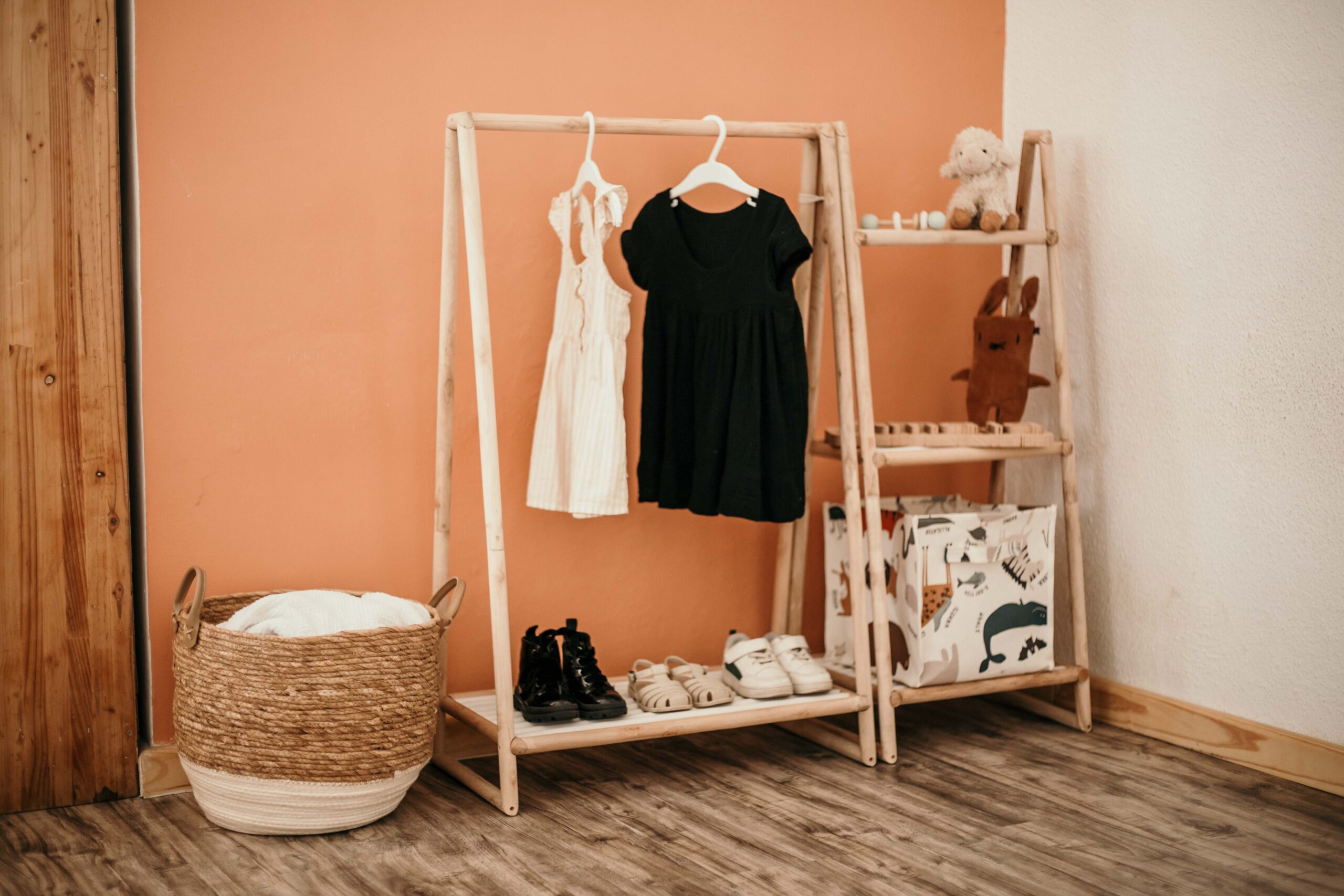 kids clothing rail, kids storage, organization, room inspiration, wooden furniture